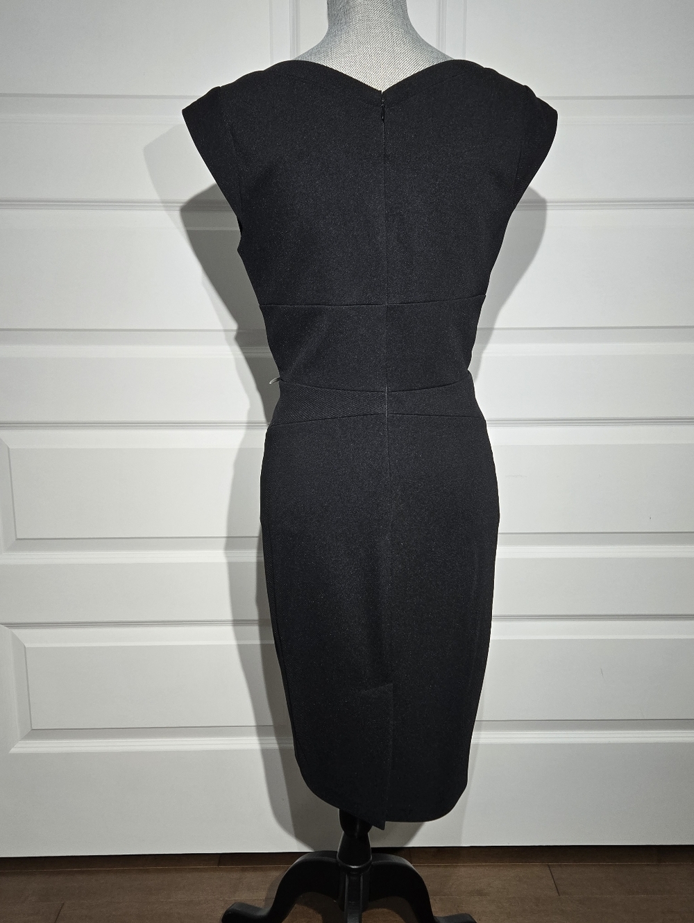 Classic Black V-Neck Sheath Dress - Picture 4 of 9
